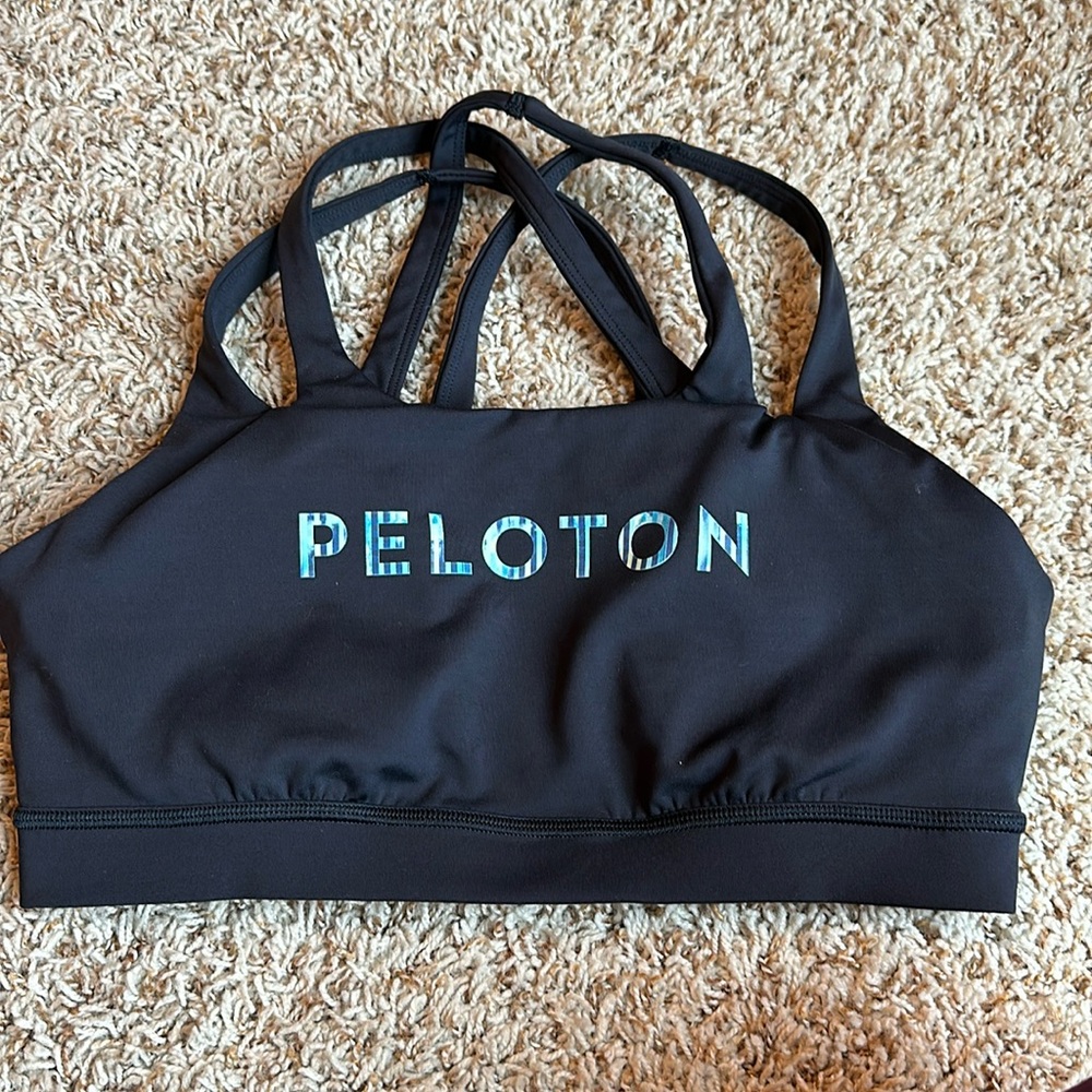 Peloton strappy sports bra, size LARGE, Black